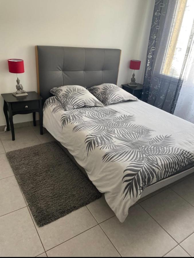 Studio A 300 M De La Gare De Mantes-La-Jolie Exteriör bild