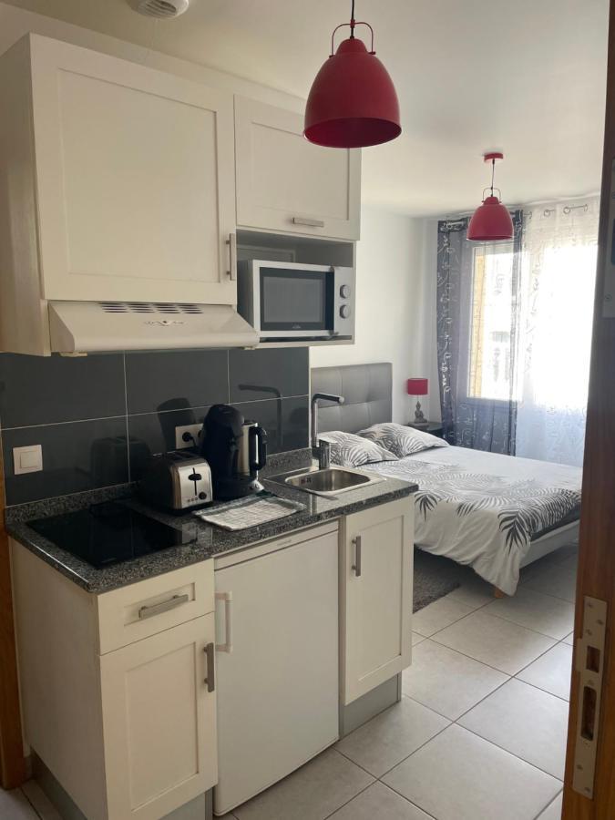 Studio A 300 M De La Gare De Mantes-La-Jolie Exteriör bild