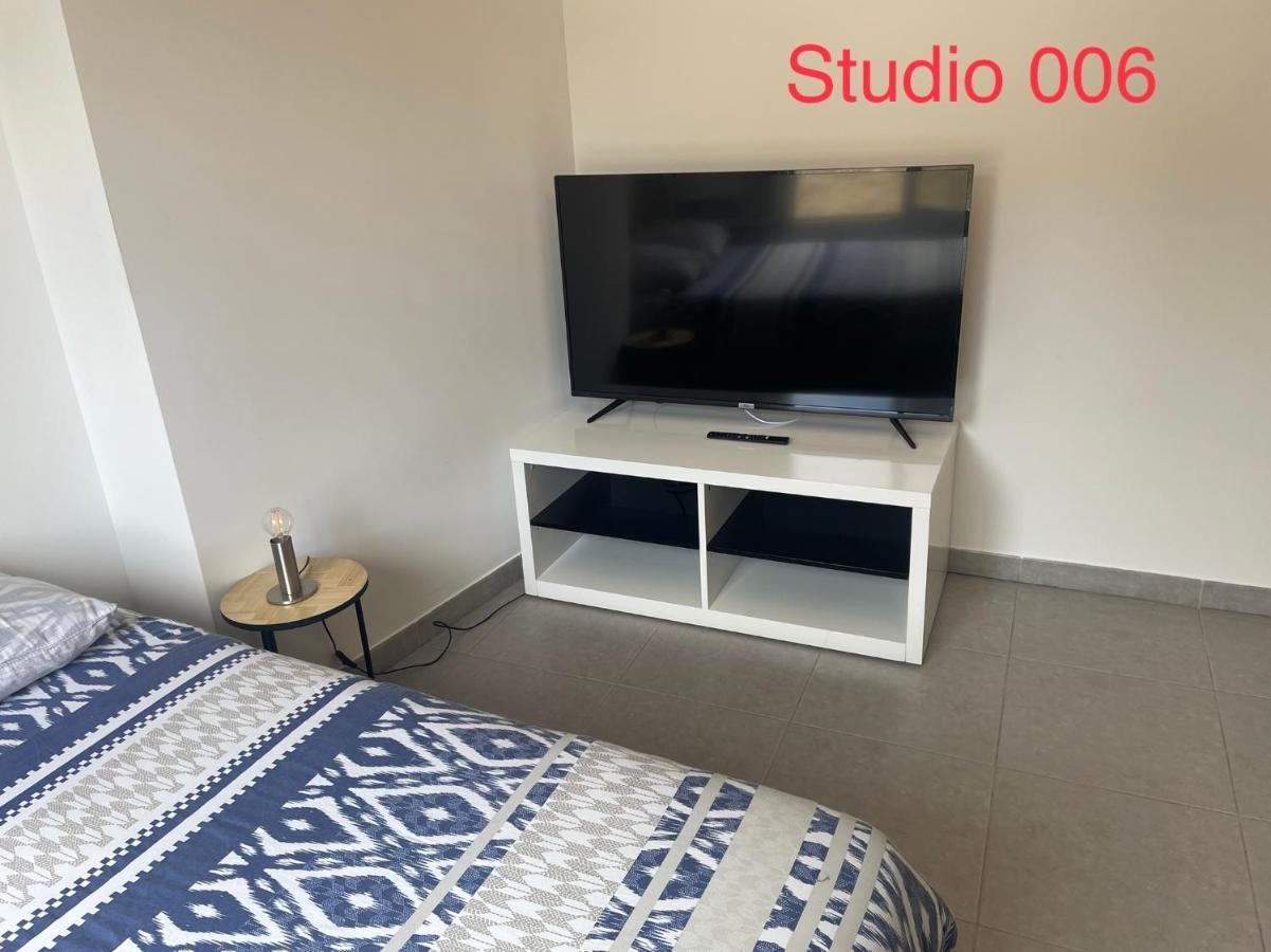 Studio A 300 M De La Gare De Mantes-La-Jolie Exteriör bild