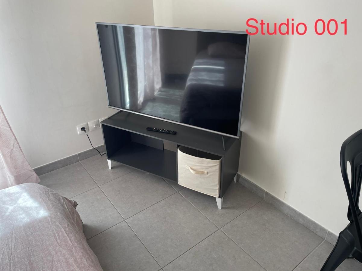 Studio A 300 M De La Gare De Mantes-La-Jolie Exteriör bild