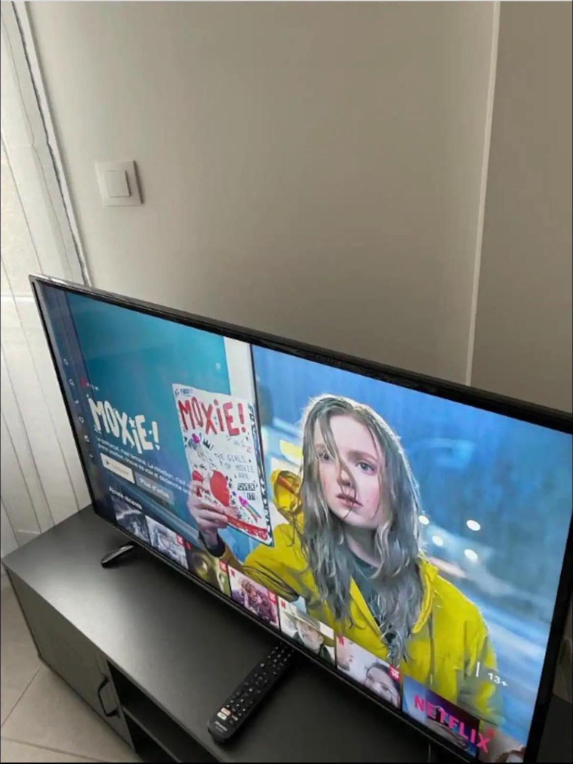 Studio A 300 M De La Gare De Mantes-La-Jolie Exteriör bild